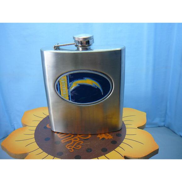 San Diego Chargers Logo 8 oz Stainless Steel Flask - Picture 1 of 8